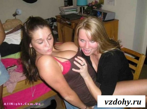 Тёлочки, которые пытаются соблазнить (20 фотографий)