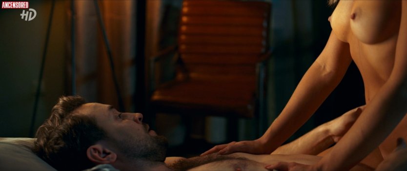 Зоя Бербер постельная сцена в фильме