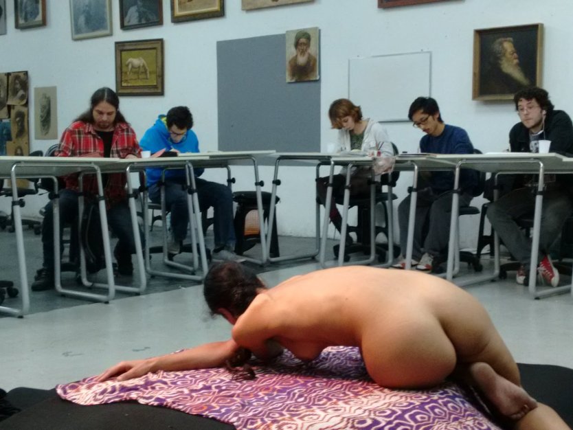 Натурщица в мед институте голая