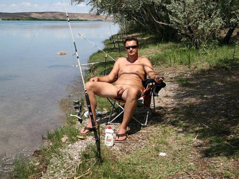 Голые русские мужики на рыбалке